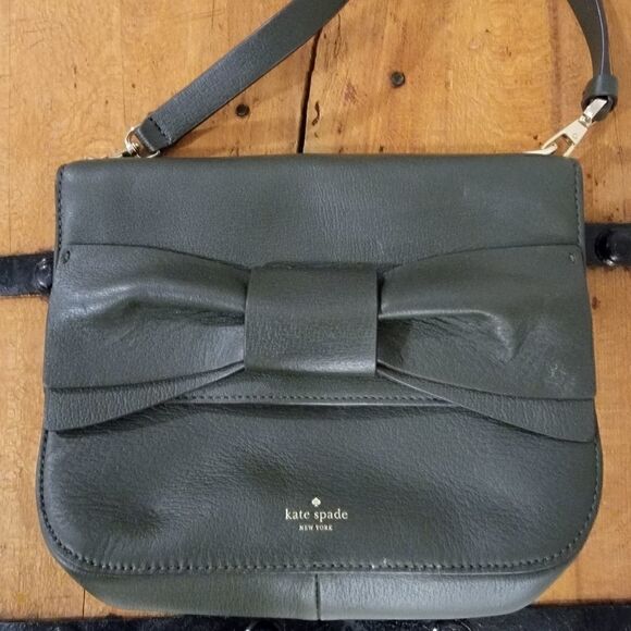 Kate Spade New York OLIVE DRIVE HETTY BOW CROSSBODY in Loden - Picture 3 of 13